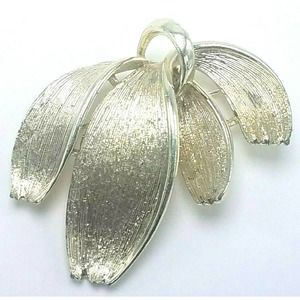 Signed Lisner Vintage Gold Tone Folding Leaf Brooch Pin